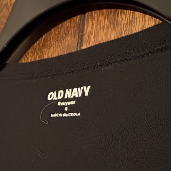 Old Navy Women's Classic Black Short Sleeve Tee - Picture 2 of 3